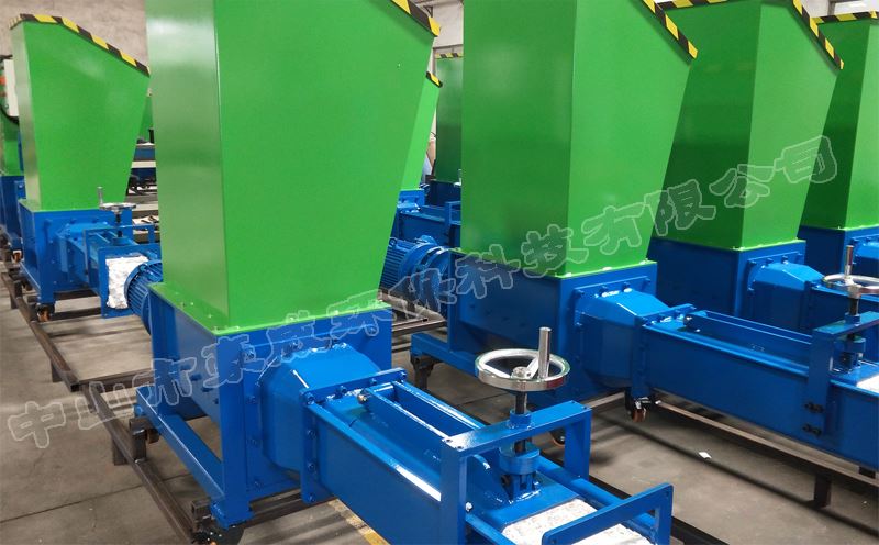 上?？蛻粲嗁?0臺小型EPS泡沫壓實機