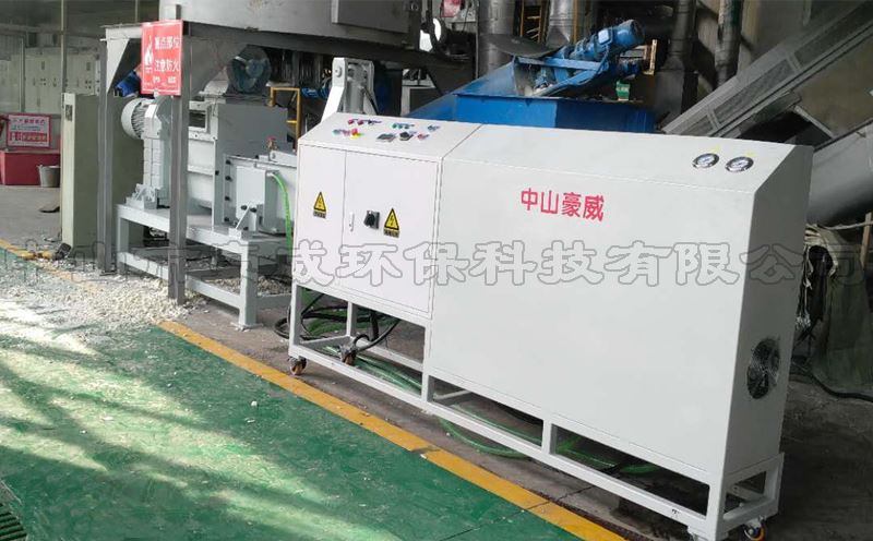 CU360聚氨酯壓實(shí)機(jī)應(yīng)用生產(chǎn)線 CU360聚氨酯壓實(shí)機(jī)應(yīng)用生產(chǎn)線