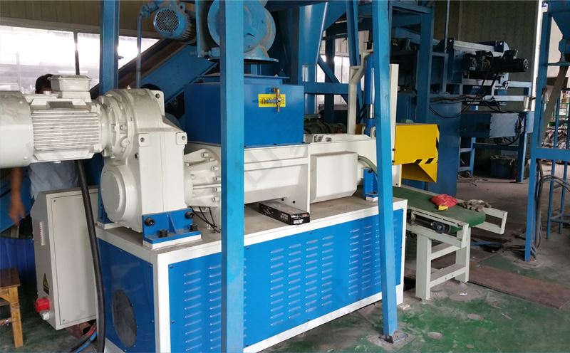 湖南聚氨酯泡沫壓實機應用生產線2 湖南聚氨酯泡沫壓實機應用生產線2